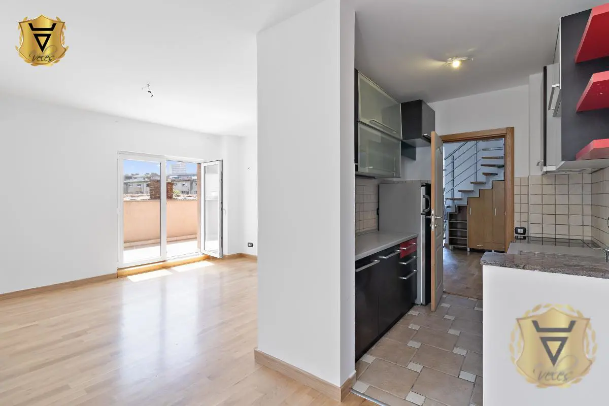 Trosoban stanovi Savski venac Zeleni venac 1000 evra 