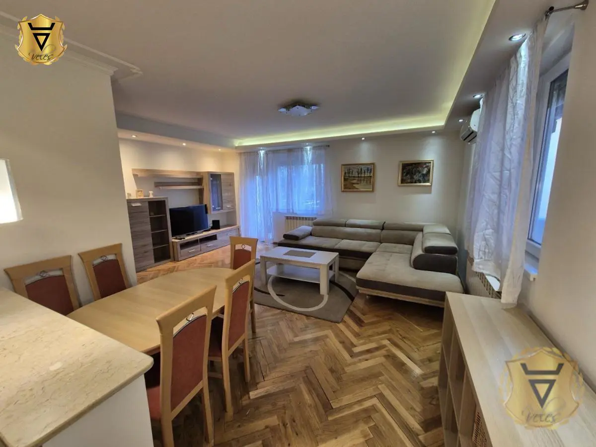 Beograd Voždovac Trosoban stanovi 600 evra 