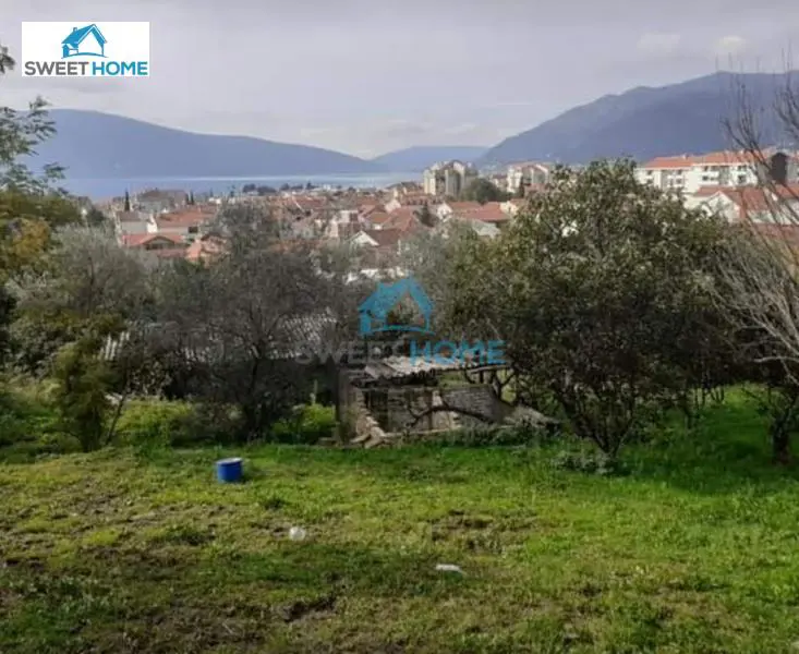 Tivat   uknjizeni plac 135000 evra 