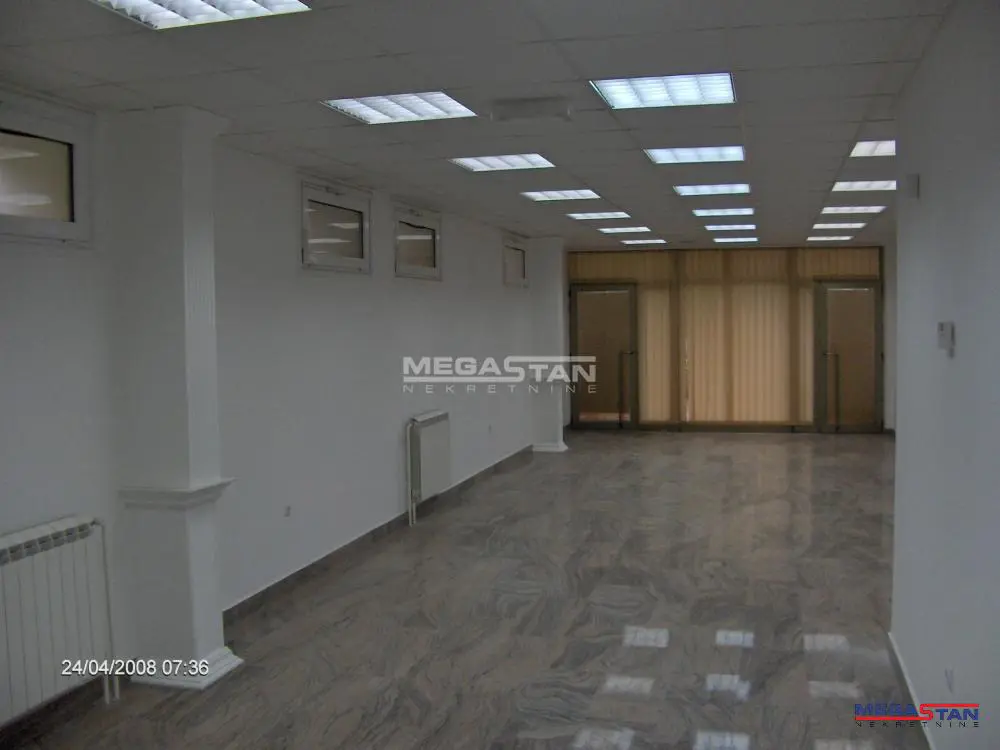 Beograd Voždovac poslovna zgrada 598000 evra 