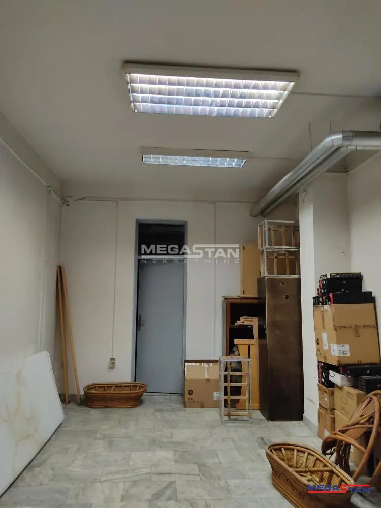 Beograd Rakovica poslovni prostor 72500 evra 