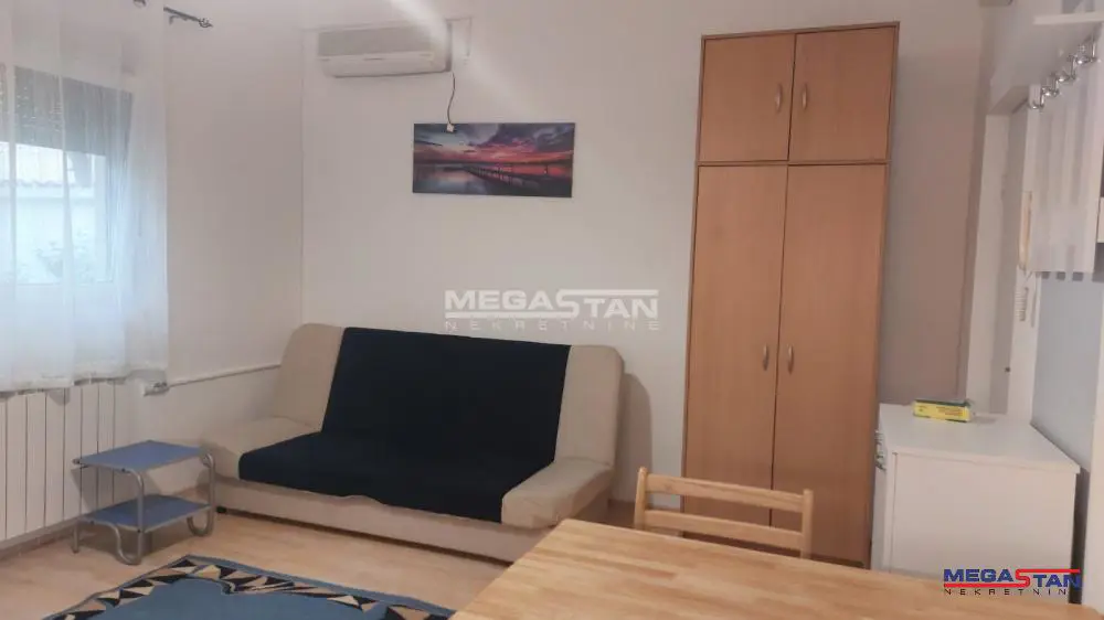 Garsonjera stanovi Voždovac Pašino i Lekino brdo 300 evra 
