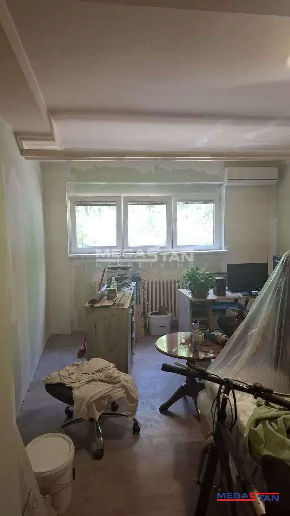 Jednoiposoban stanovi Novi Beograd Savski blokovi (44 45 70 70a) 115000 evra 