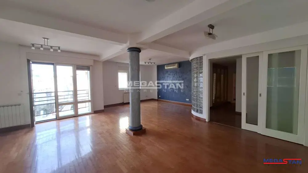 stanovi Beograd Patrijarha Varnave Četvorosoban 