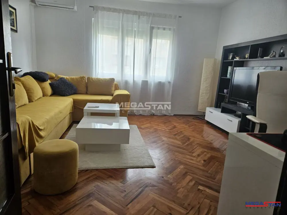 Beograd Zemun Trosoban stanovi 250000 evra 