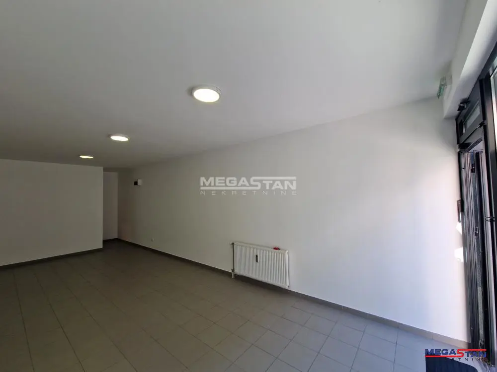 poslovni prostor Palilula Karaburma 82000 evra 