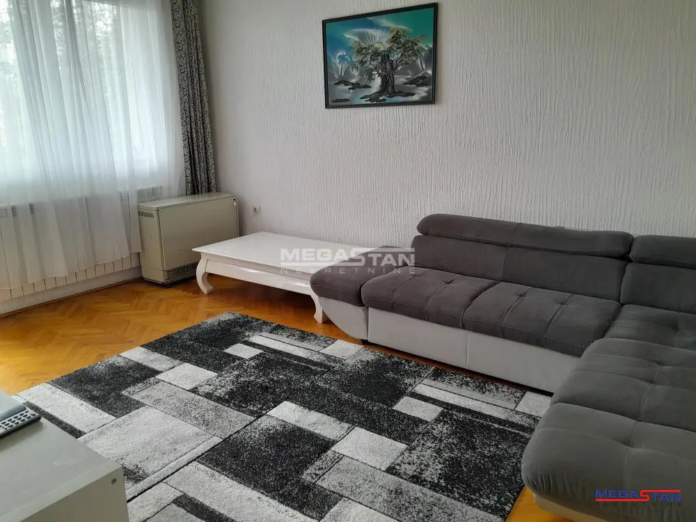 Šestosoban stanovi Palilula Karaburma 240000 evra 