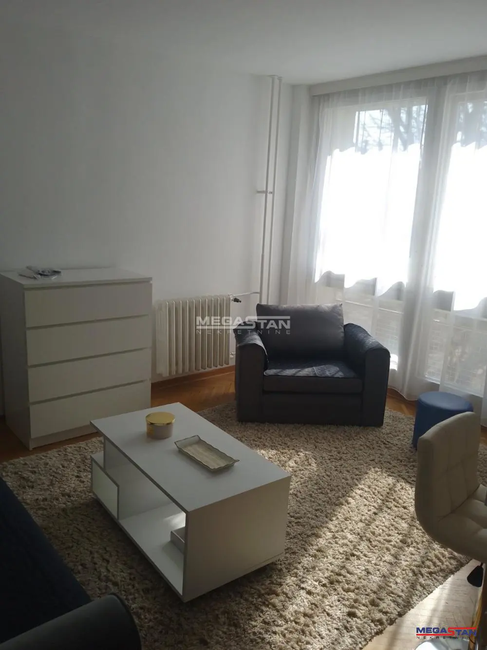 Garsonjera stanovi Voždovac Šumice 400 evra 