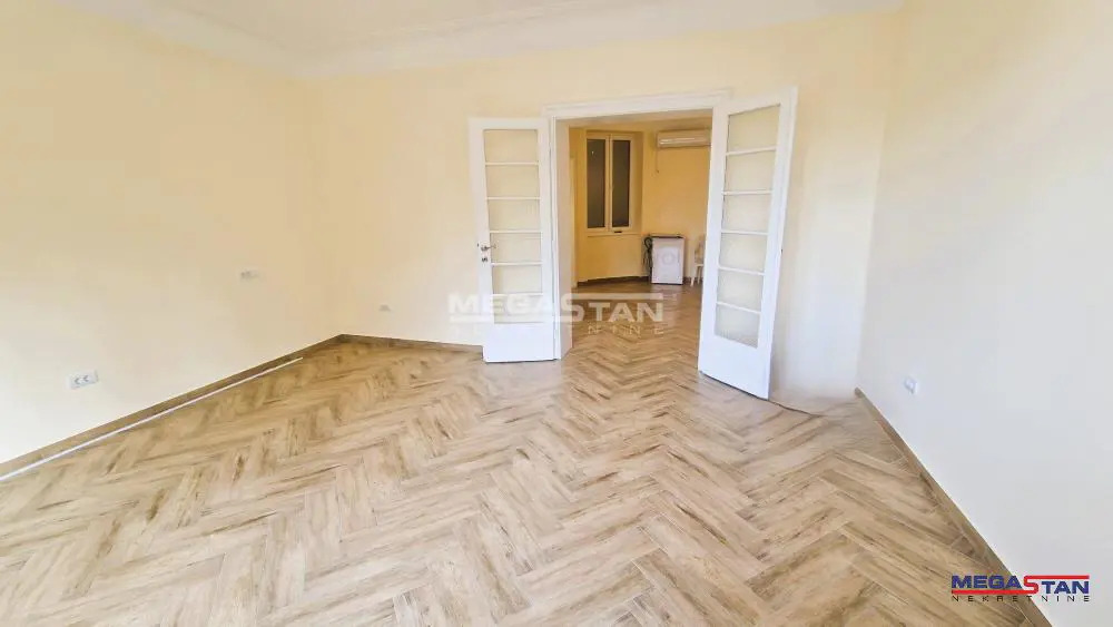 Beograd Stari Grad Trosoban stanovi 1600 evra