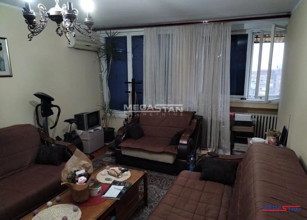 Jednoiposoban stanovi Novi Beograd Fontana i Hala sportova 175000 evra 