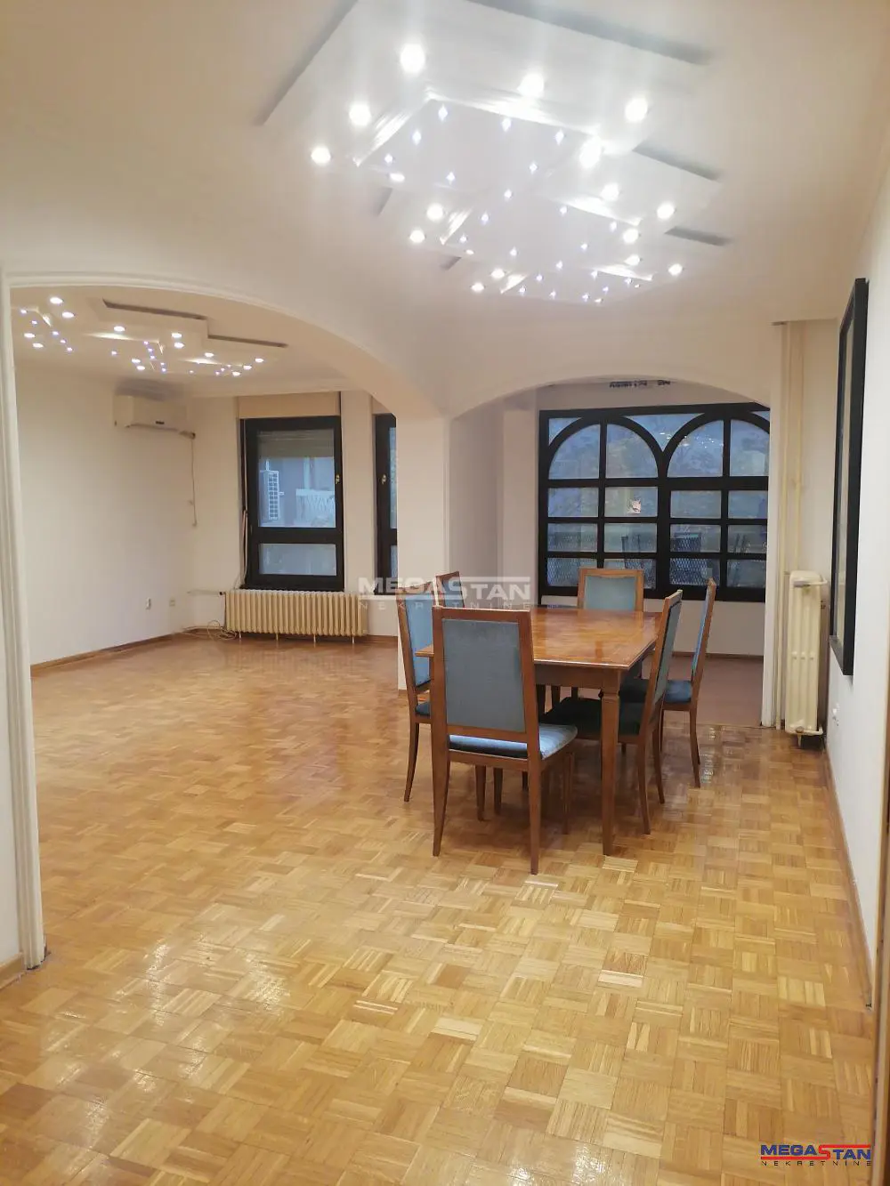 stanovi Beograd Golsvordijeva Četvoroiposoban 