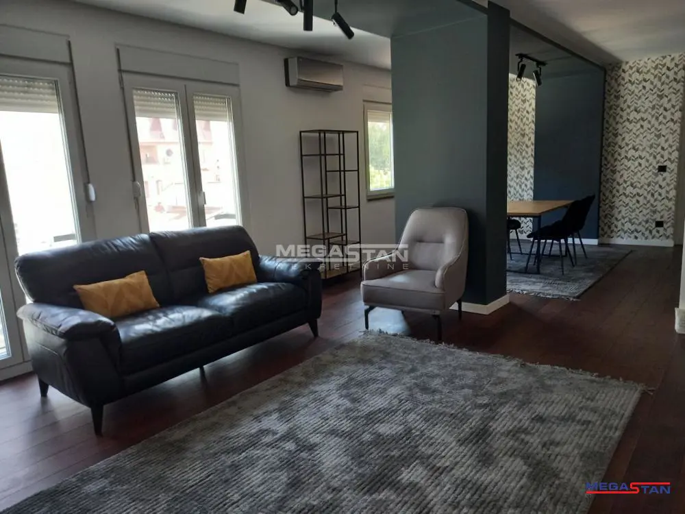 Dvosoban stanovi Zvezdara Lion 1000 evra 