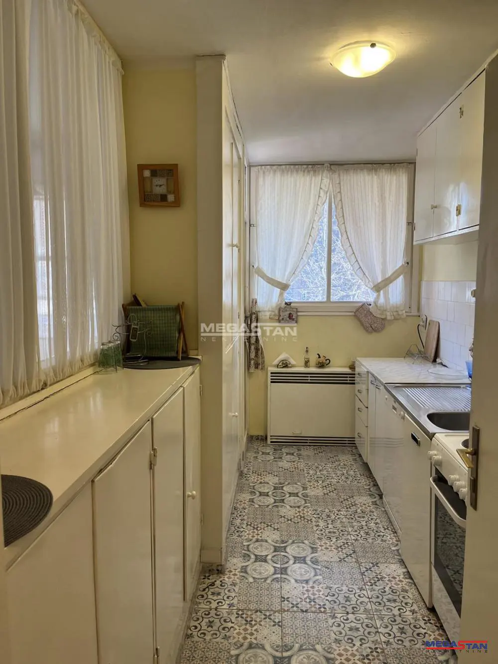 Dvosoban stanovi Zvezdara Olimp 600 evra 