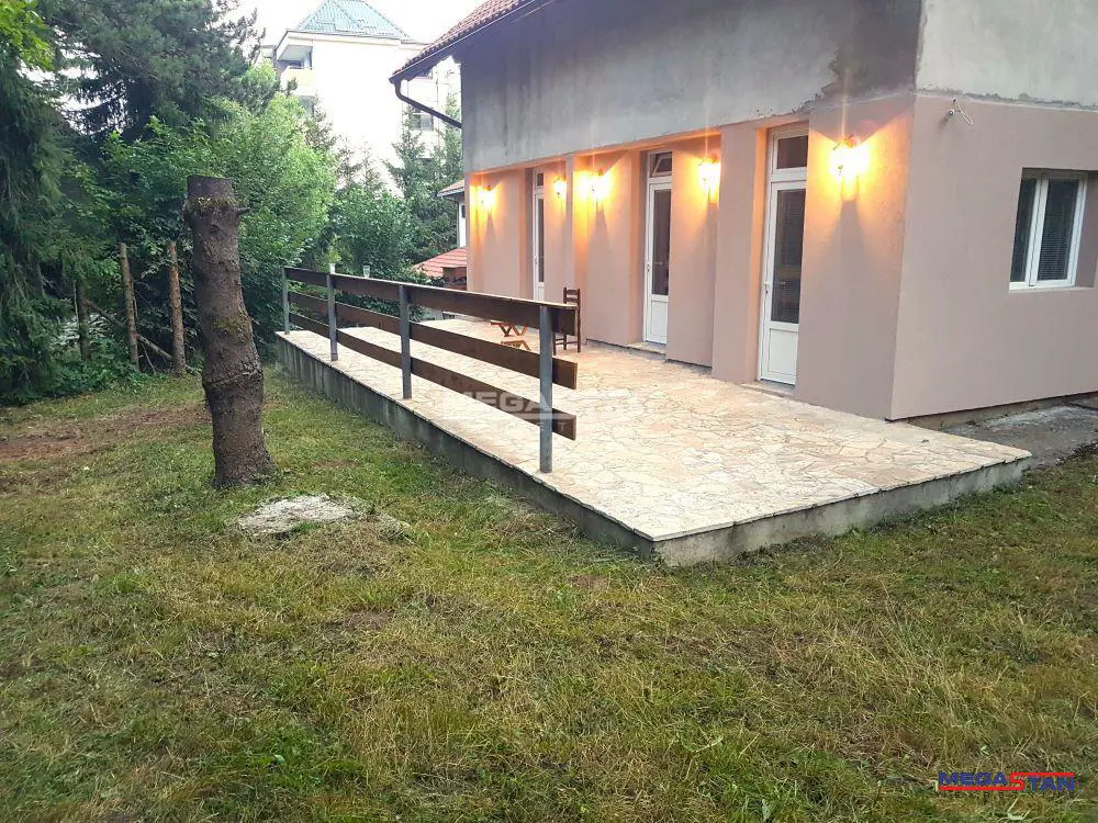 kuće Čajetina centar 77000 evra 