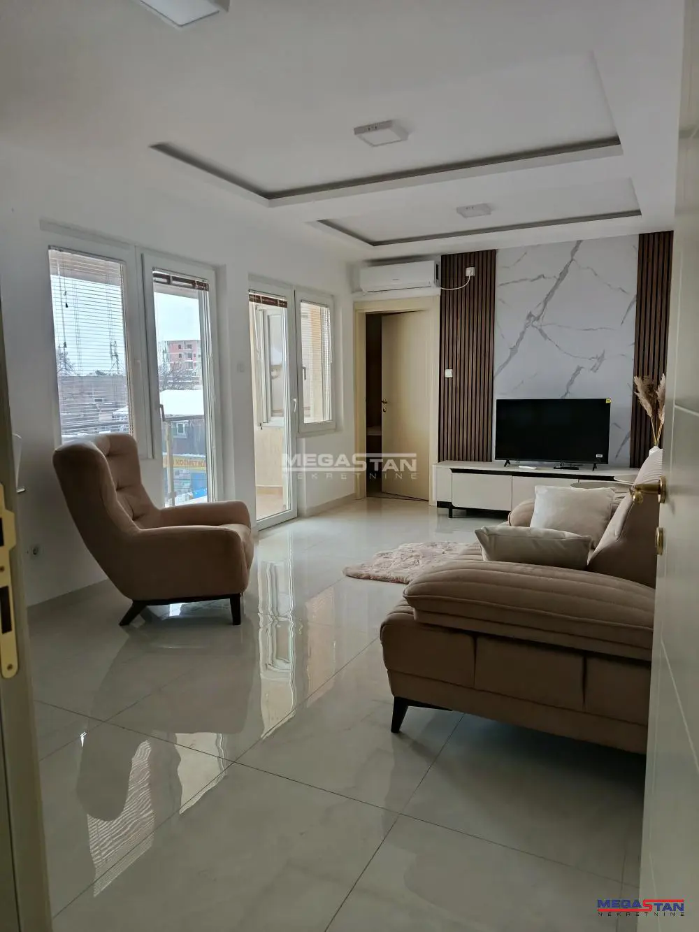 Jednoiposoban stanovi Palilula Borča 500 evra 