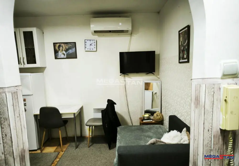 Garsonjera stanovi Savski Venac Ekonomski fakultet - Sava 98000 evra 