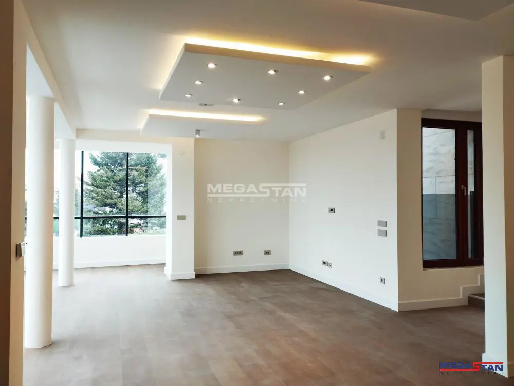 Beograd Savski venac Četvorosoban stanovi 3500 evra 