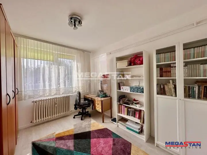 Beograd Voždovac Trosoban stanovi 220000 evra 