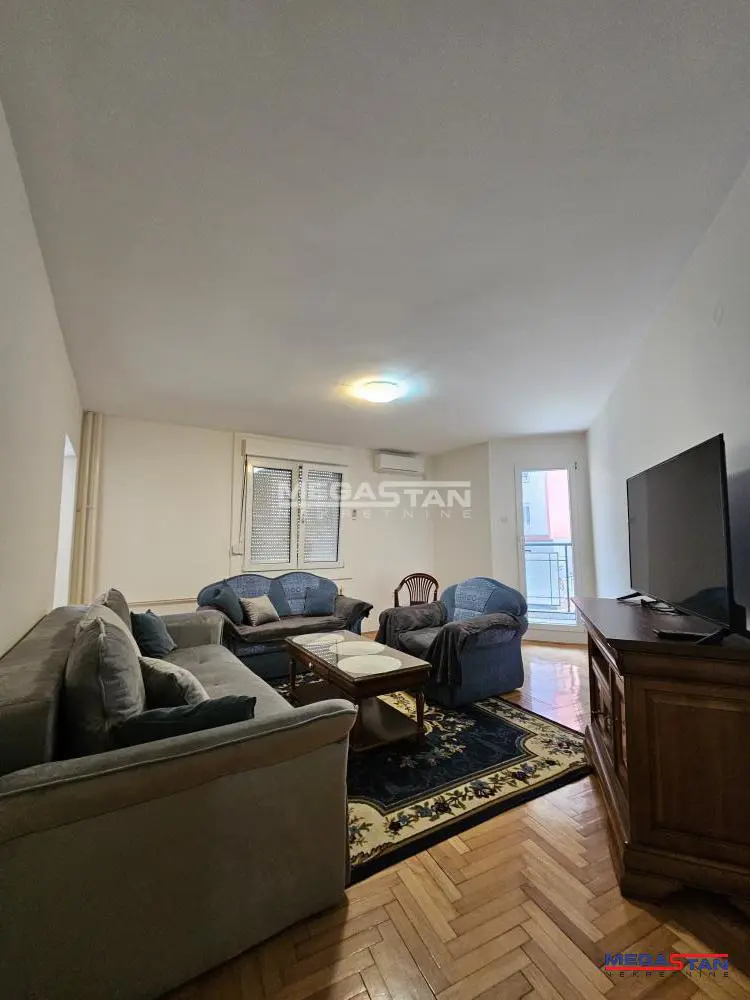 Dvosoban stanovi Vračar Kalenić 700 evra 