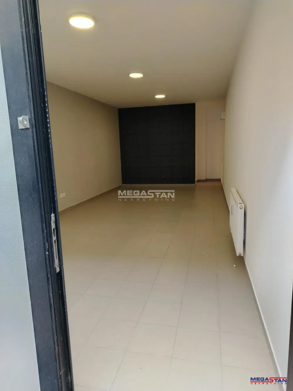 poslovni prostor Palilula Karaburma 350 evra 