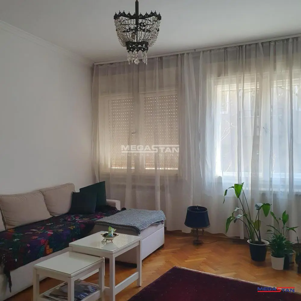 Dvosoban stanovi Stari Grad Dorćol gornji 1000 evra 