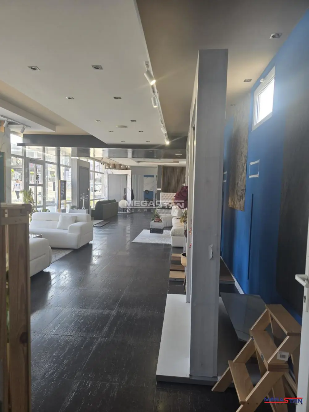 poslovni prostor Čukarica Žarkovo 2650 evra 