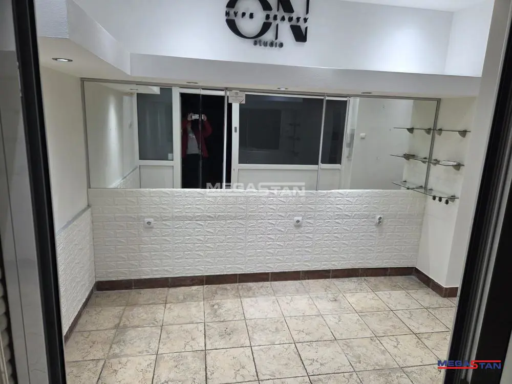 Beograd Vračar poslovni prostor 250 evra 