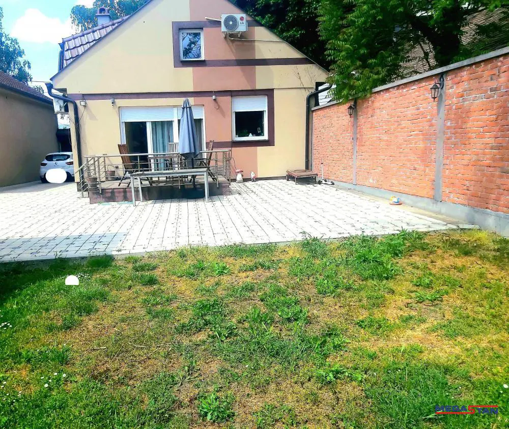 Beograd Zemun kuće 690000 evra 