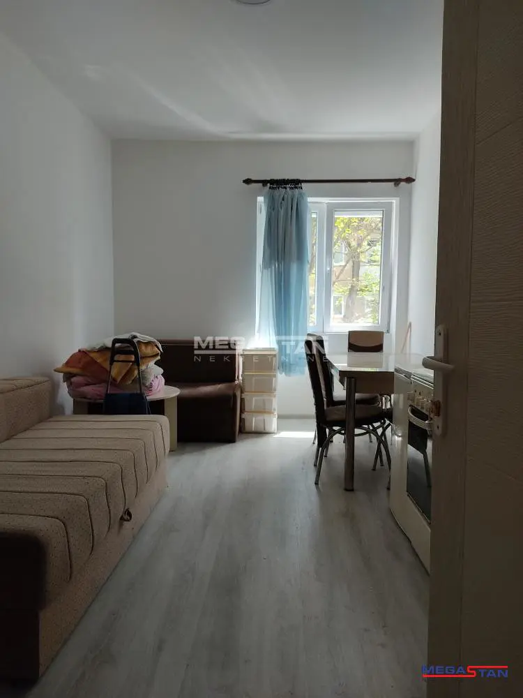 Garsonjera stanovi Rakovica Kanarevo Brdo 200 evra 