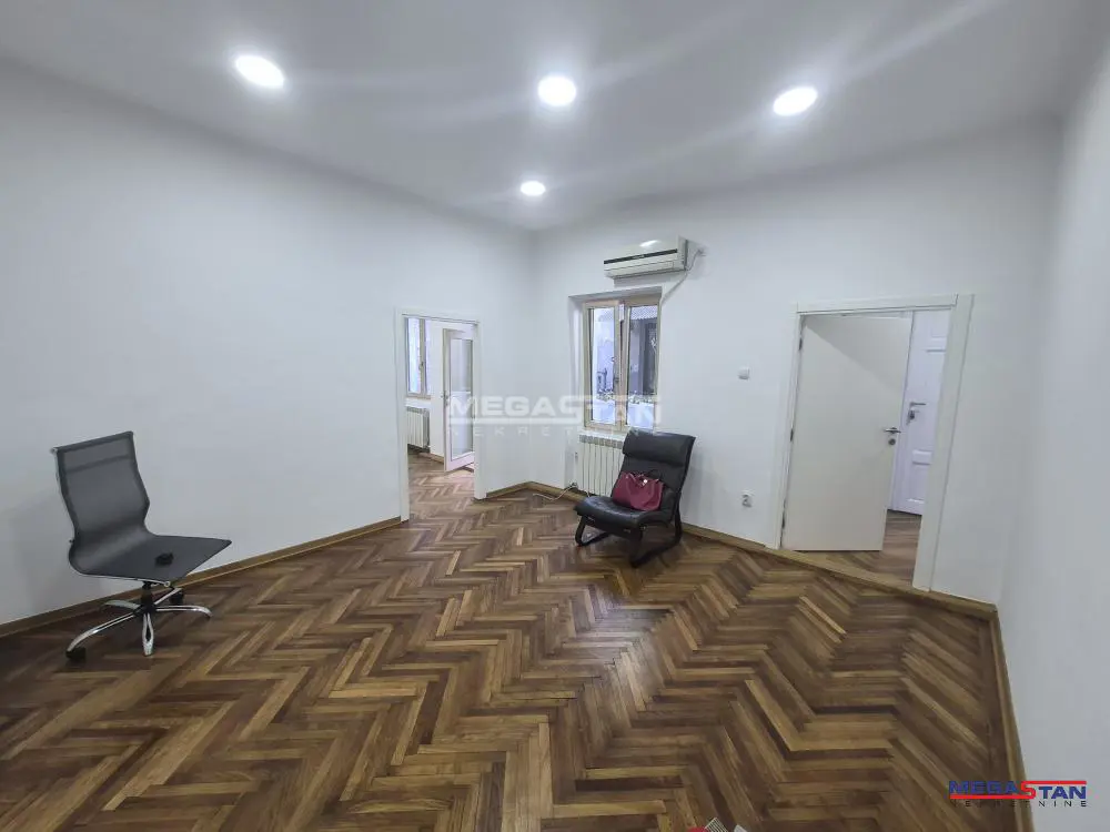 Trosoban stanovi Stari Grad Centar i Terazije 700 evra 