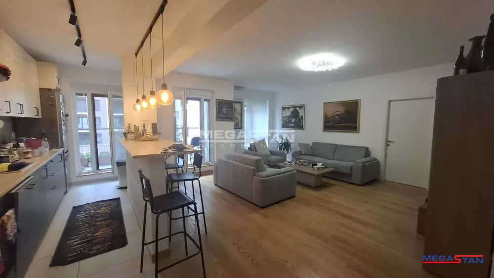Troiposoban stanovi Novi Beograd Studentski grad ( blokk 34) 395000 evra 