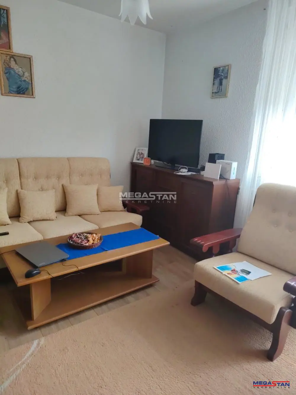 Beograd Mladenovac kuće 215000 evra 