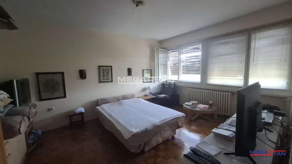 Dvosoban stanovi Novi Beograd Savski blokovi (44 45 70 70a) 220000 evra 