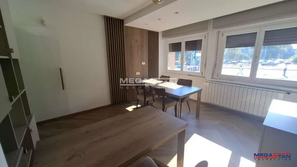poslovni prostor Novi Beograd Genex (blok 37 i 38) 950 evra 
