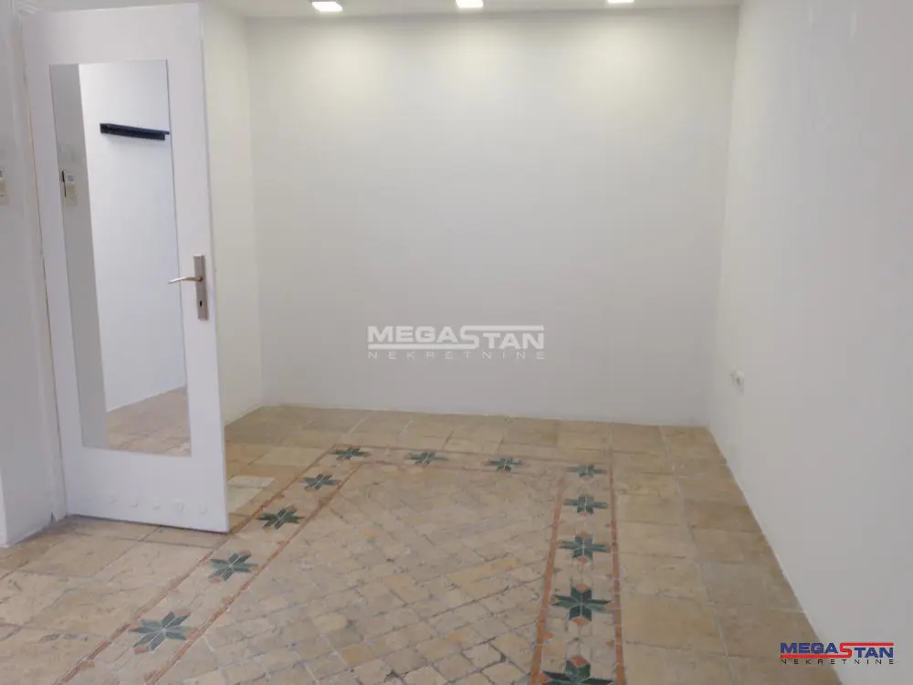 poslovni prostor Vračar Krunski venac 82000 evra 
