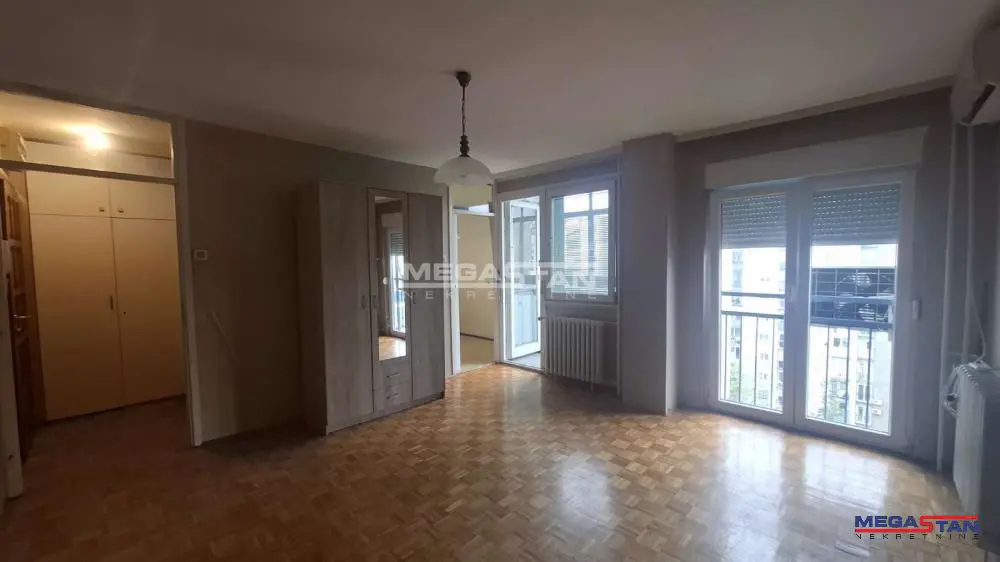 Garsonjera stanovi Novi Beograd Bežanijski blokovi (61 do 64) 125000 evra 