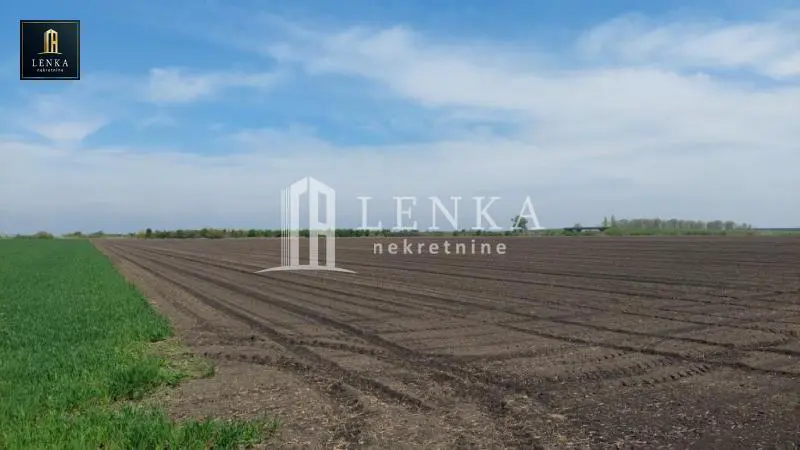 plac Pećinci Šimanovci 342900 evra 