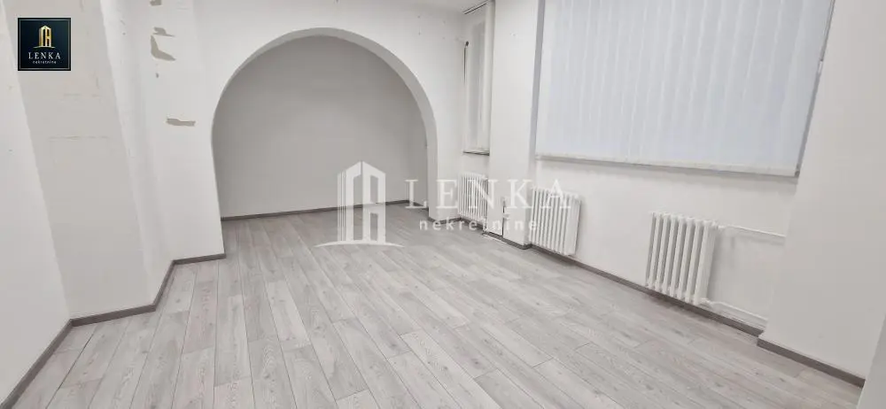 poslovni prostor Čukarica Banovo brdo 2040 evra 