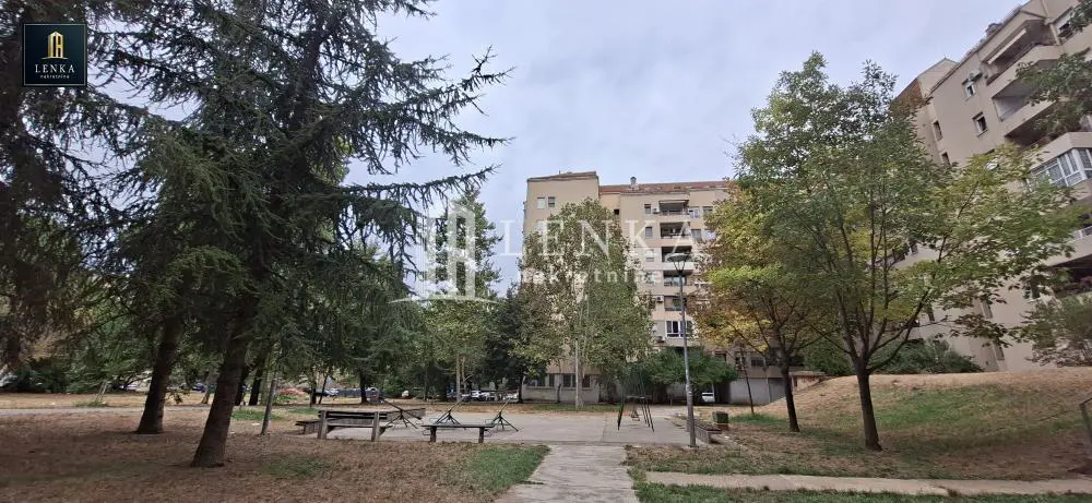 Dvosoban stanovi Novi Beograd Studentski grad ( blokk 34) 215000 evra 
