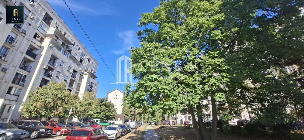 Četvorosoban stanovi Čukarica Čukarička padina 300000 evra 