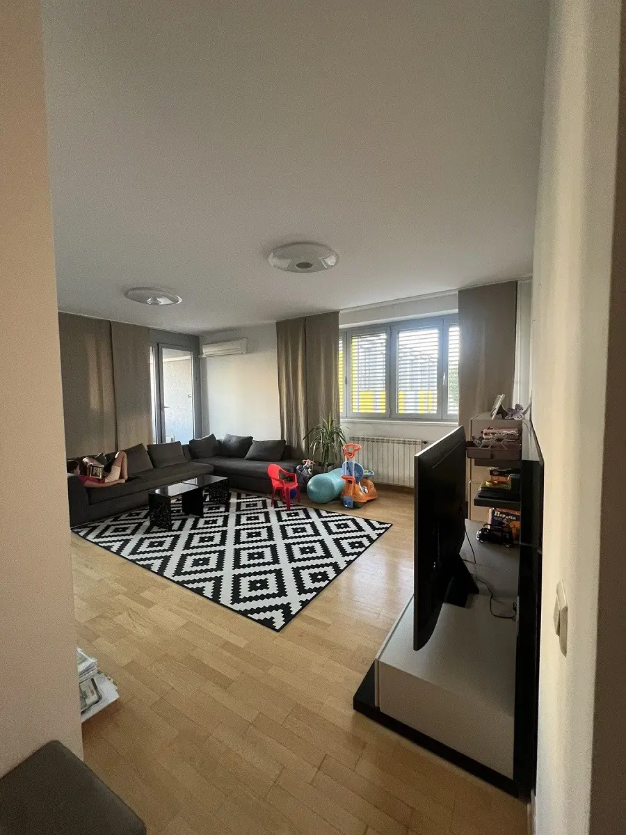 Beograd Stari Grad  uknjizeni Četvorosoban stanovi 460000 evra 
