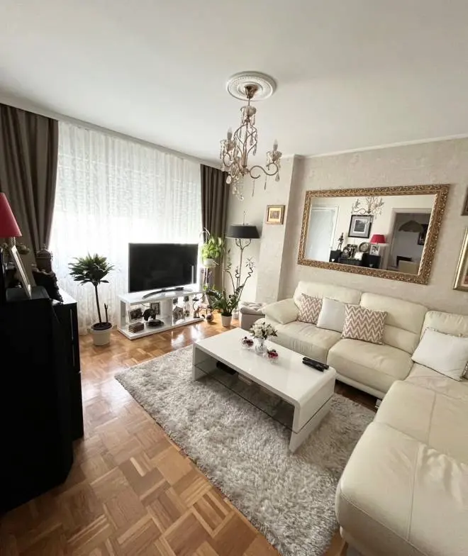  uknjizeni Trosoban stanovi Novi Beograd Blok 70 235000 evra 