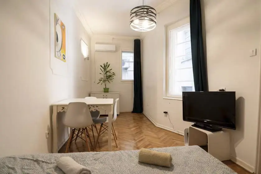  uknjizeni Jednosoban stanovi Stari Grad Politika 145000 evra 