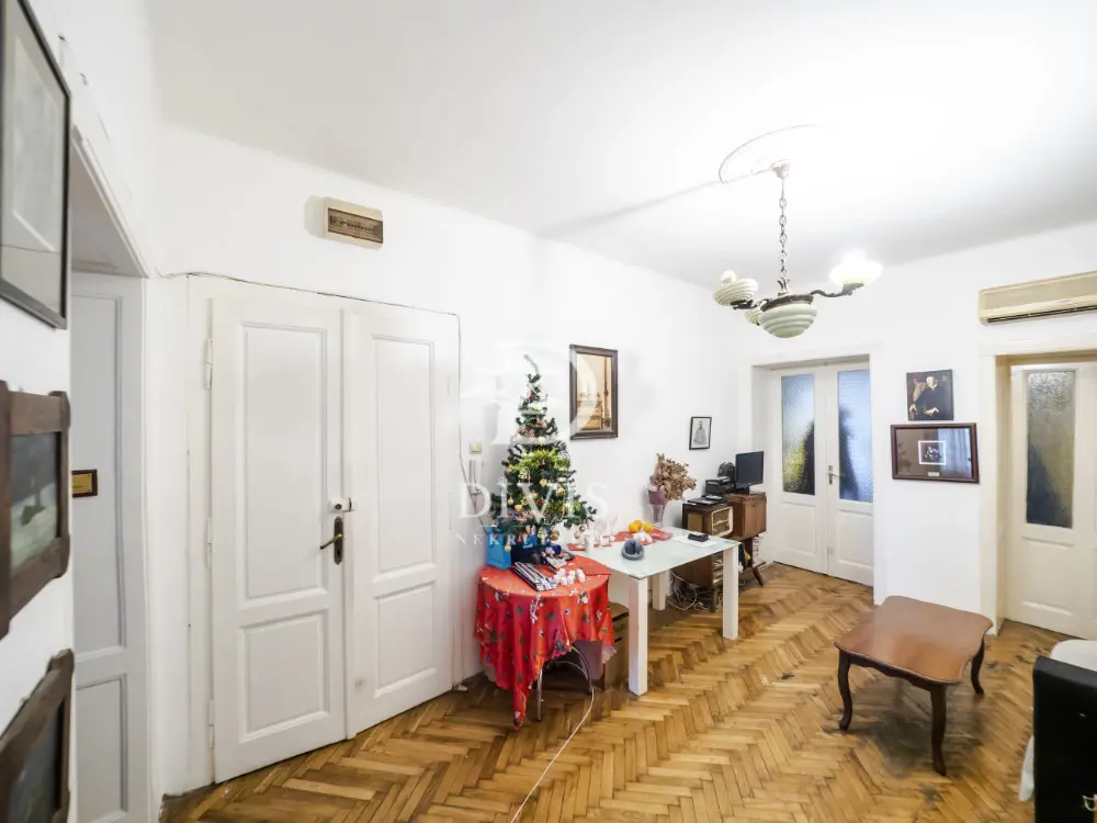 Beograd Stari Grad  uknjizeni Četvorosoban stanovi 380000 evra 