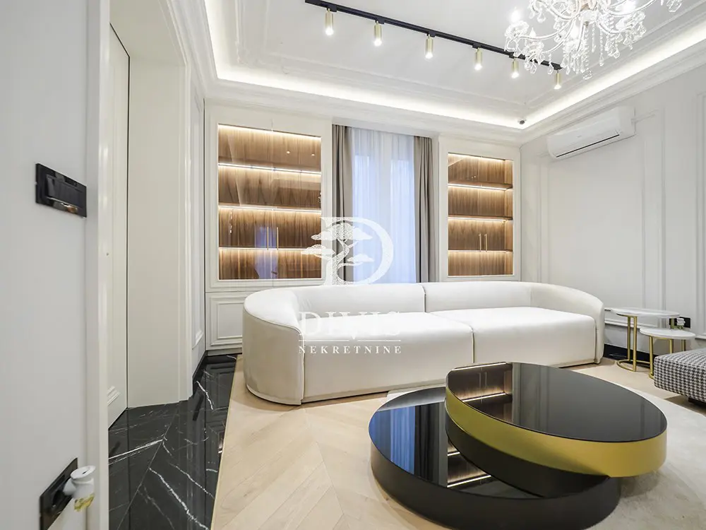 Četvorosoban stanovi Vračar Cvetni trg 3000 evra 