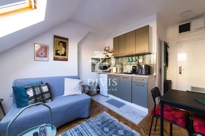  uknjizeni Trosoban stanovi Stari Grad Knez Mihailova i Studentski trg 305000 evra 