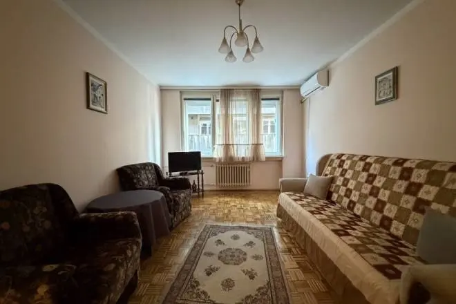  uknjizeni Dvosoban stanovi Vračar Crveni krst 500 evra 