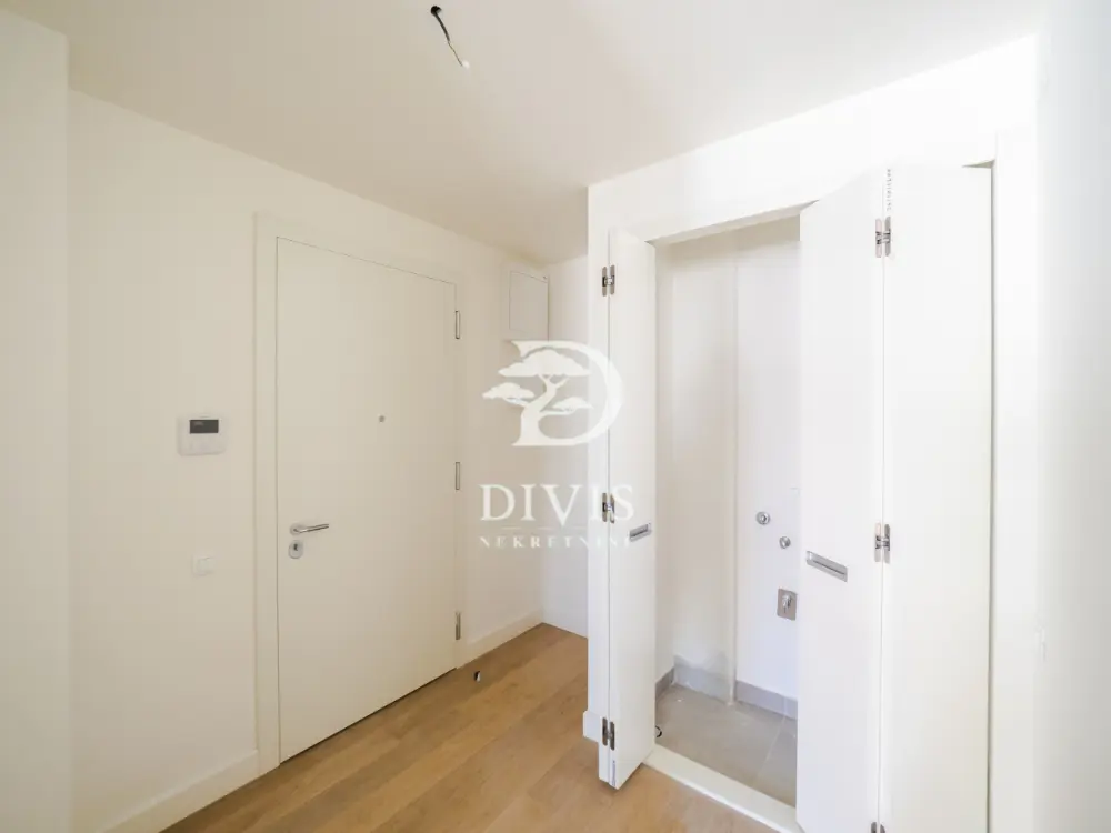  novogradnja Trosoban stanovi Novi Beograd Bežanijski blokovi (61 do 64) 415000 evra 