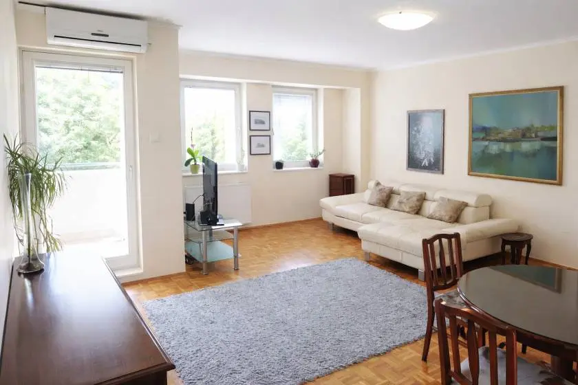  uknjizeni Trosoban stanovi Novi Beograd Sava centar (Blok 19 do 23) 319000 evra 