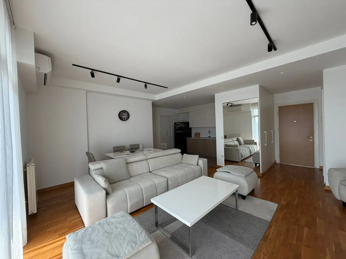  novogradnja Četvorosoban stanovi Savski venac Beograd na vodi 2200 evra 